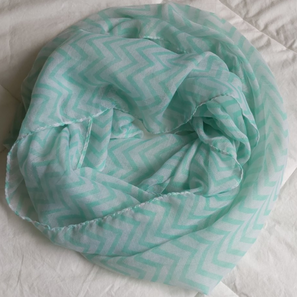 Infiniti scarf